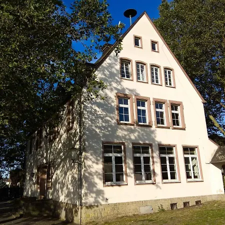 Alte Schule Gästehaus - Fräulein Apartment Bitburg Exterior foto
